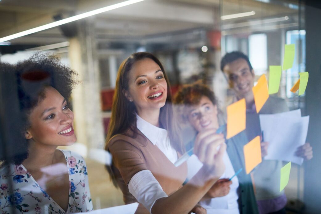 Raus aus dem Homeoffice – Kommunikationstrainings, um die Sinne zu wecken, den Sprachschatz zu aktivieren, das Onboarding des Büroalltags zu meistern